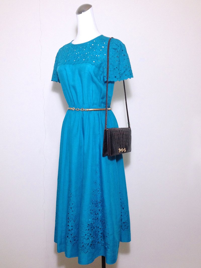 古著洋裝 [ 日本製/ 藍色縷空刺繡花朵輕古董長洋裝 ] 國外帶回 古著洋裝 VINTAGE - 洋裝/連身裙 - 繡線 藍色