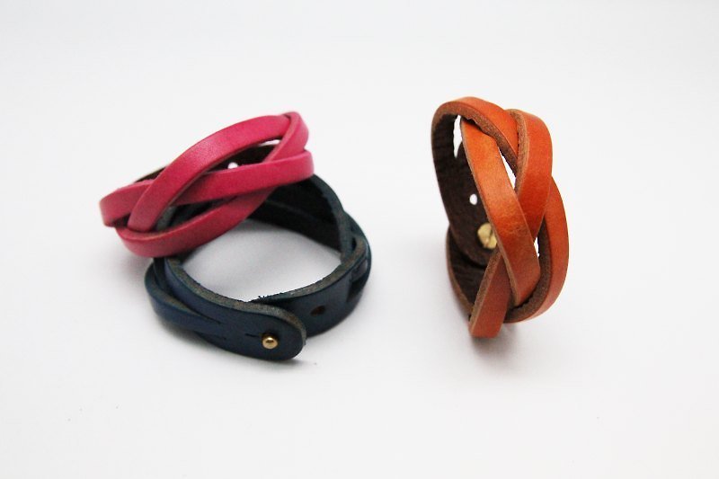 Hand-woven leather bracelet (small version 3 series) - สร้อยข้อมือ - หนังแท้ 