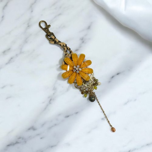 Large yellow flower pendant