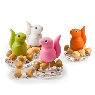 [Special Offer] QUALY Squirrel Eating Stone Fruit - Pin - Orange outer box is dirty and damaged, brand new