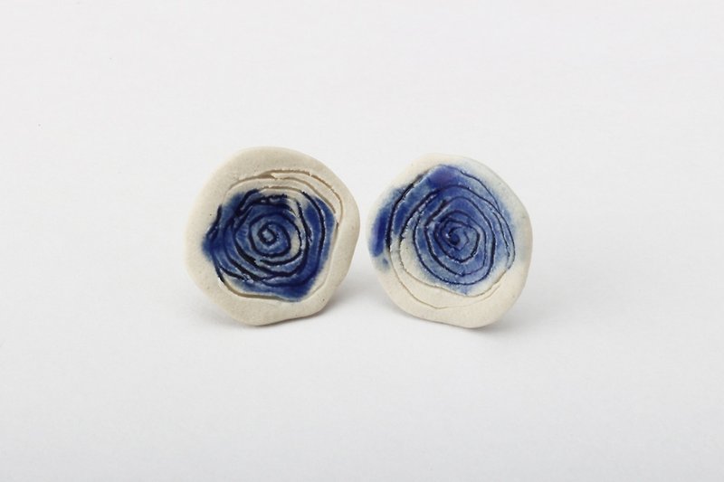 Rose blue and white porcelain earrings / blue and white porcelain jewelry - Earrings & Clip-ons - Porcelain Blue