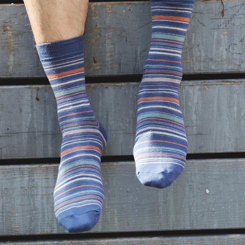 Lin Guoliang Striped Gentleman Socks Blue - ถุงเท้าข้อกลาง - ผ้าฝ้าย/ผ้าลินิน สีน้ำเงิน
