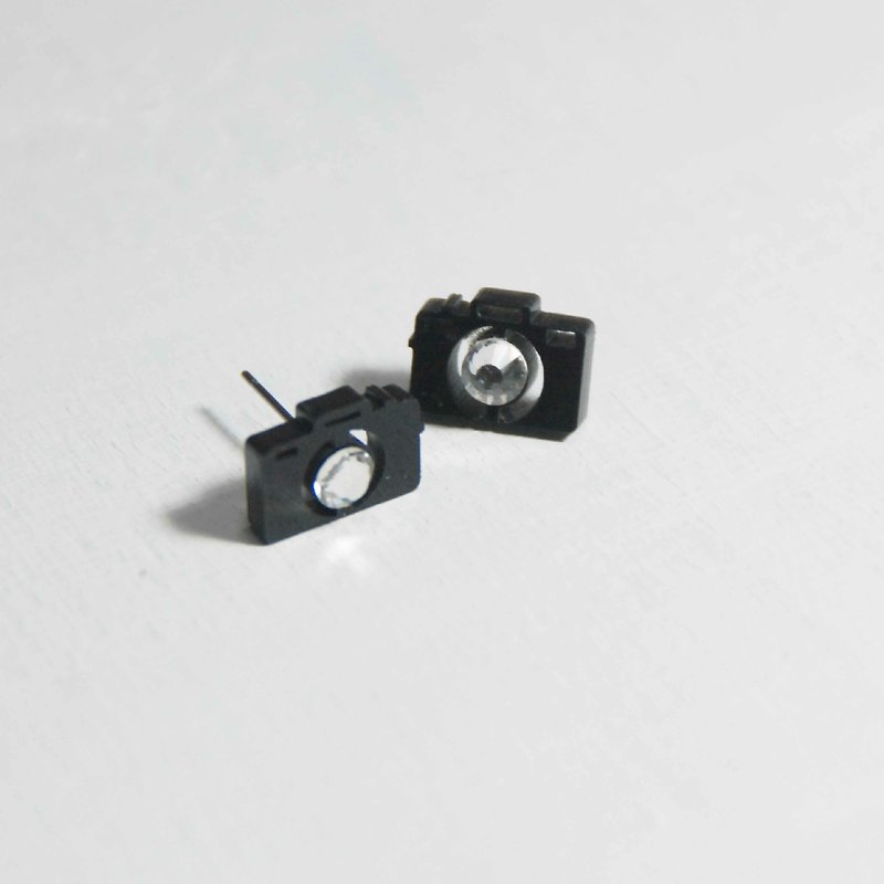 Simple camera/anti-allergic steel needle/changeable clip type/ Acrylic material - Earrings & Clip-ons - Acrylic Black