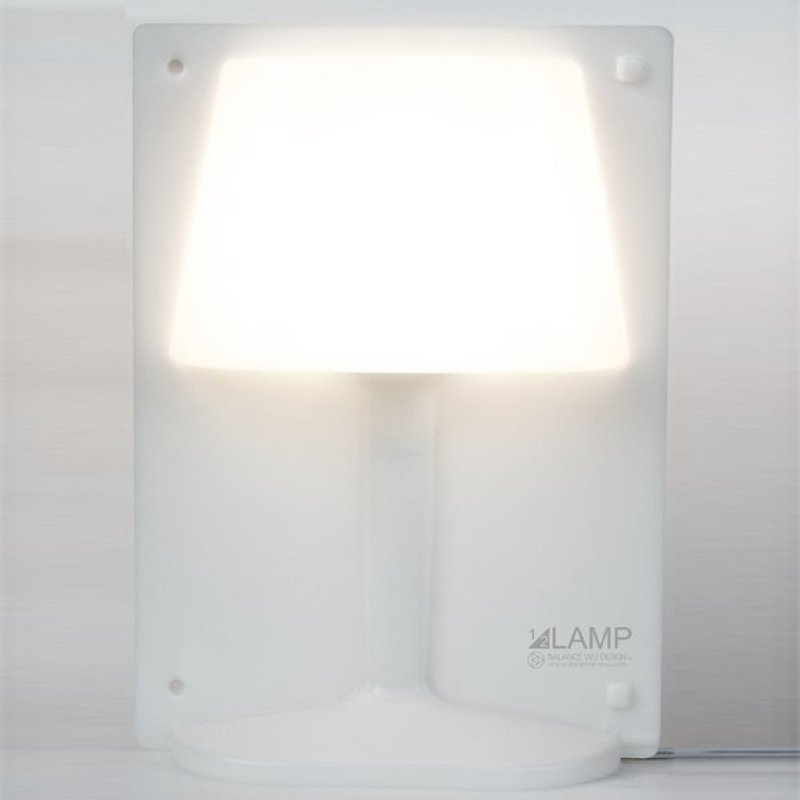 『氣氛小夜燈』1/2 LAMP / 二分之一檯燈 （白色） - 燈具/燈飾 - 塑膠 白色