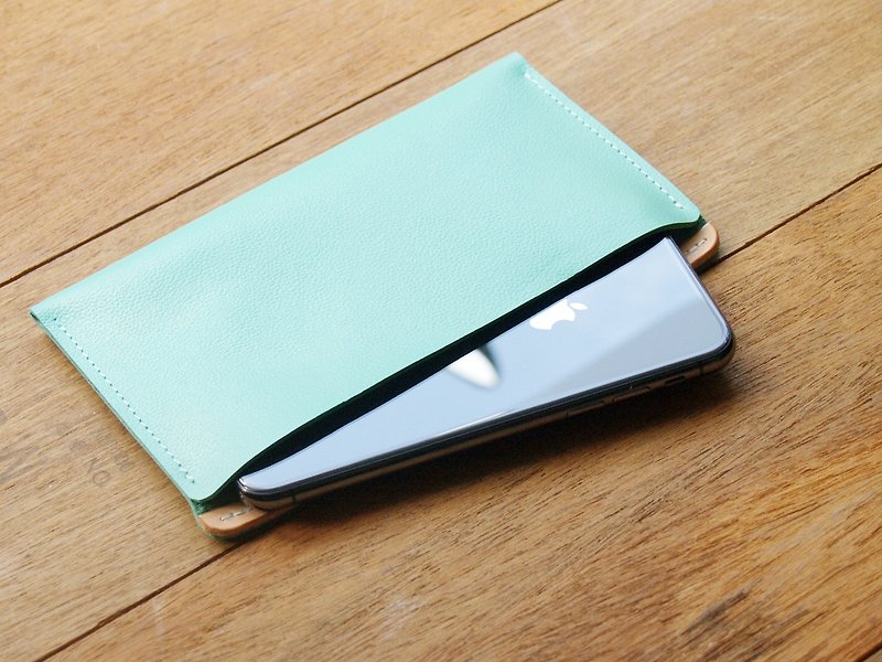 iPhone 11/12 Pro Max 真皮手機殼套/存摺套 (客製刻印) Tiffany - 手機殼/手機套 - 真皮 綠色