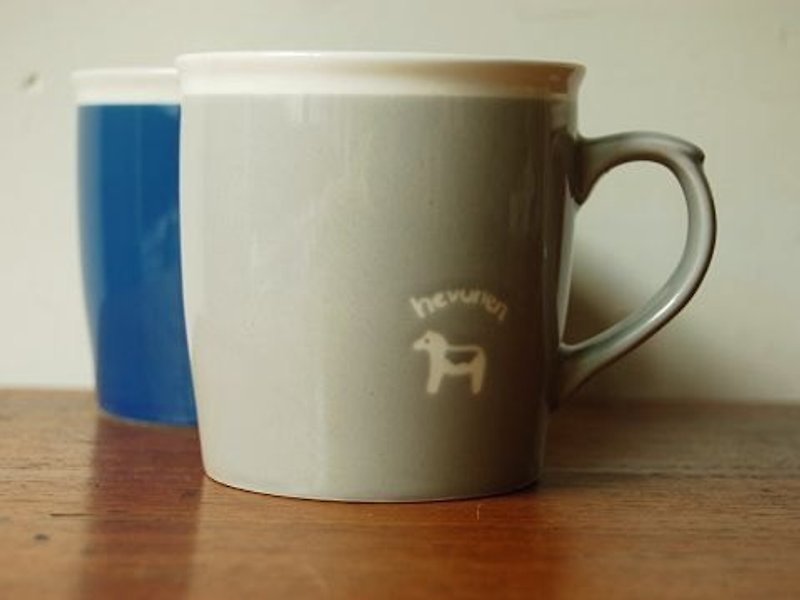 Japanese made IZAWA Moi Hello warm glaze mug horse / gray - แก้วมัค/แก้วกาแฟ - เครื่องลายคราม สีเทา