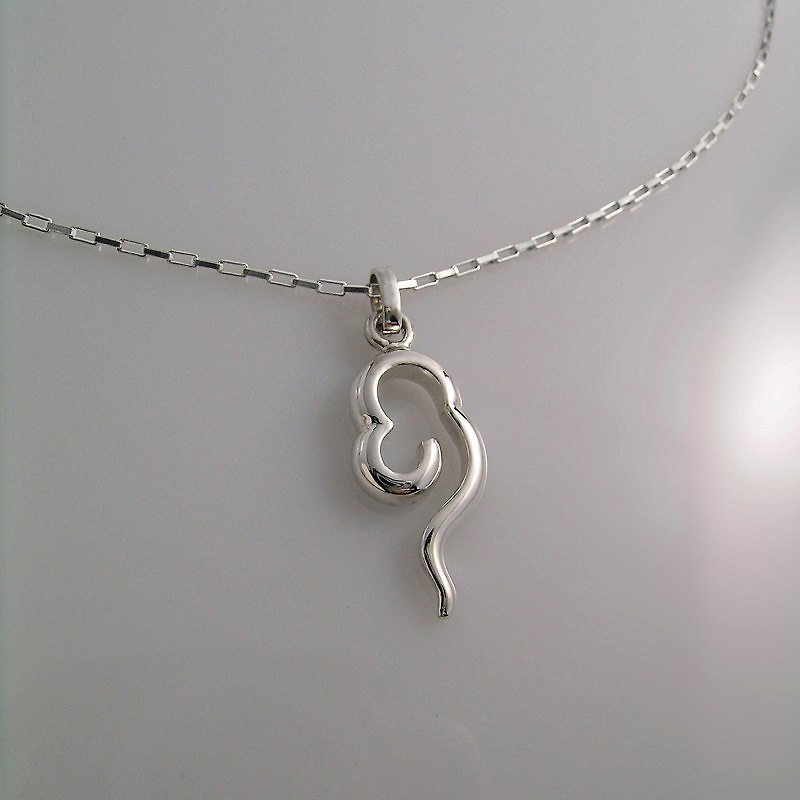 FUHSIYATUO sterling silver pendant with clouds - Necklaces - Other Metals White