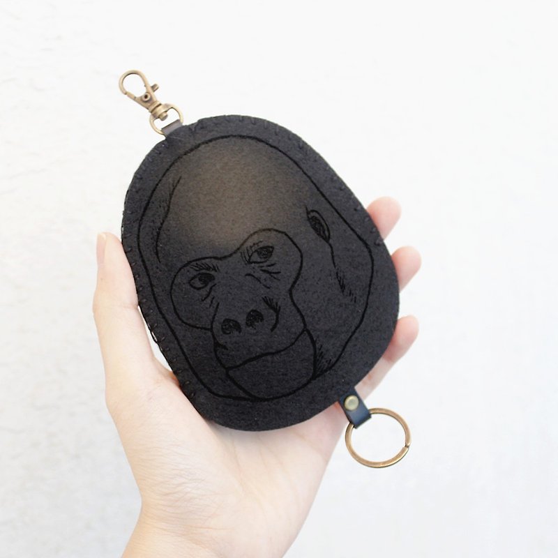 Animal-animal series-Wool felt hand-stitched key case Key sets <Chimpanzee低調猩猩> - Keychains - Wool Black