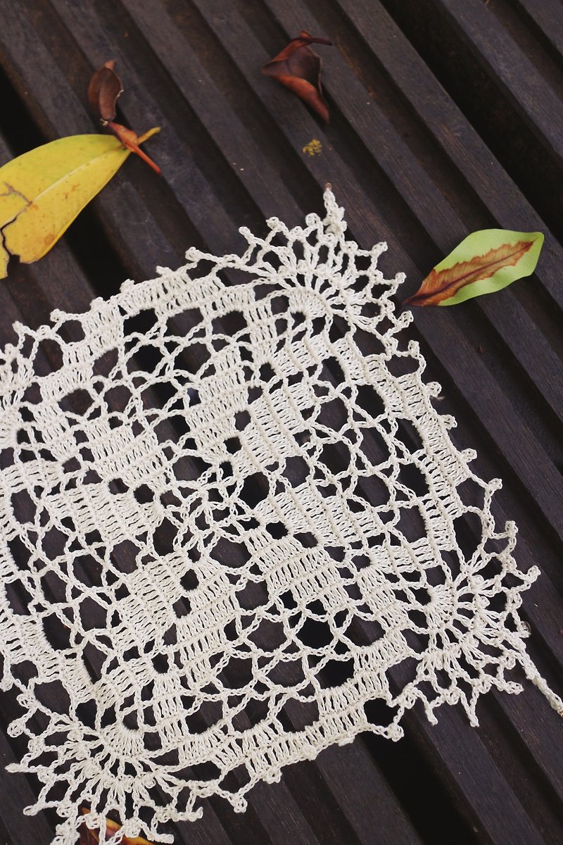Hand made - flaxen corners lace pad - ของวางตกแต่ง - ผ้าฝ้าย/ผ้าลินิน 
