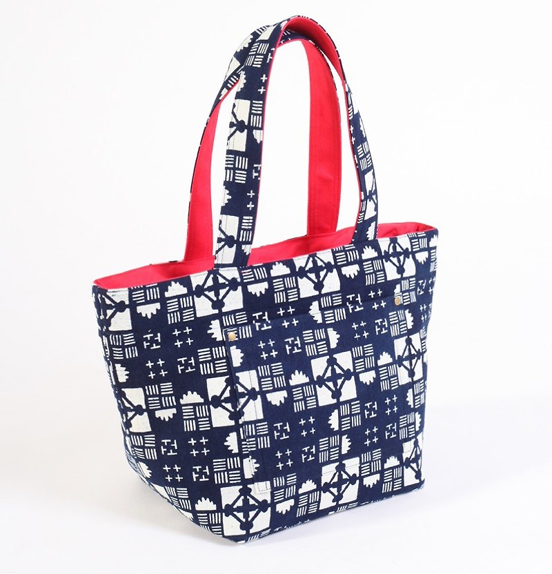 Last ㄧ print pieces - hand-dyed series / Nantong blue calico posted outside the port Tote B - Handbags & Totes - Other Materials Blue