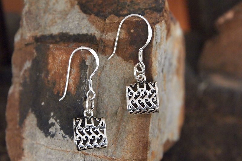 "One Dou" vintage earrings, earrings, ancient silver lock earrings, silver earrings, silver earrings Thai - ต่างหู - เครื่องเพชรพลอย 