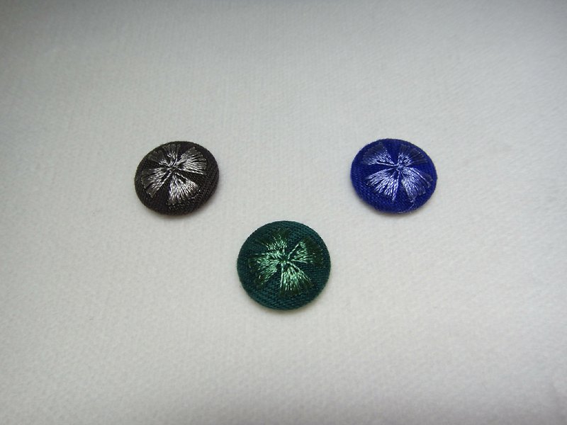 (C) _ new heart embroidery cloth button earrings C22BT / UY34 - ต่างหู - งานปัก 
