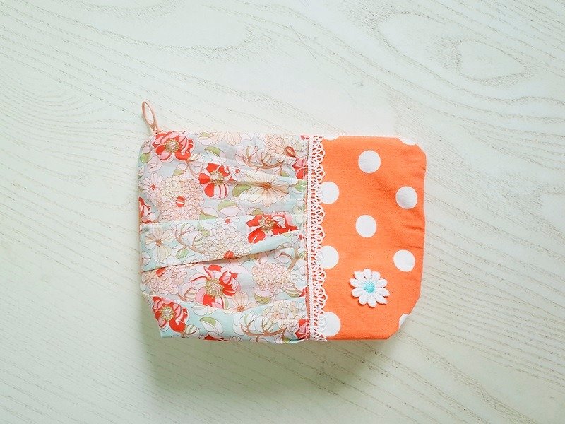 AL handmade decorative orange little wrinkle cosmetic (000 packets) - กระเป๋าเครื่องสำอาง - วัสดุอื่นๆ สีส้ม