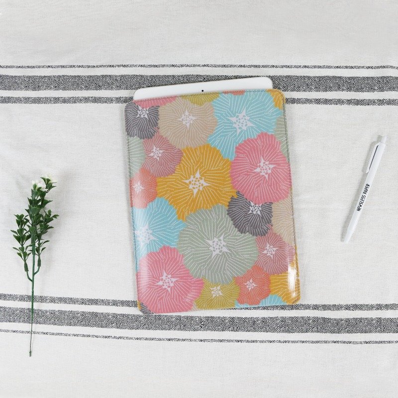 ヴィンテージフローラルブーケ -  Snupped SpaceGloveタブレットケースオフSnupped限られた商品パーセント - タブレット・PCケース - その他の素材 