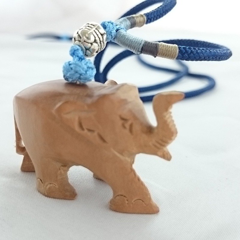 ㊣Indian Laoshan sandalwood "Elephant Necklace" blue rope - Necklaces - Wood Blue