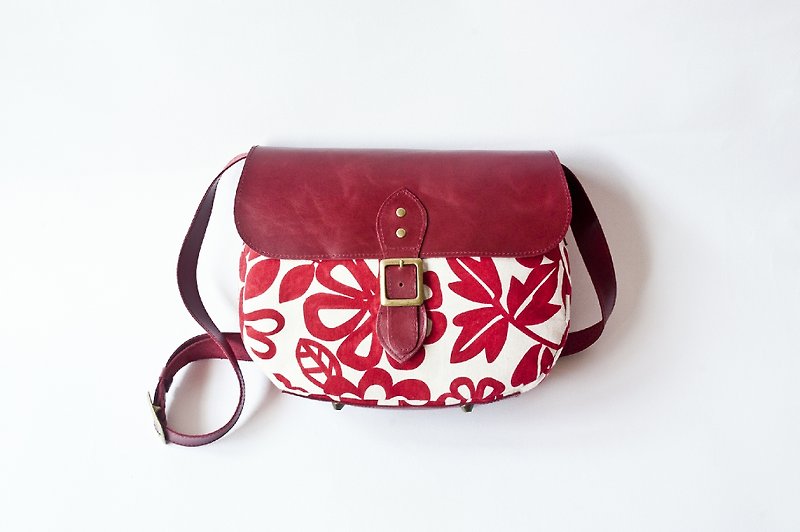 Big red round Pao / oblique backpack - Messenger Bags & Sling Bags - Cotton & Hemp Red