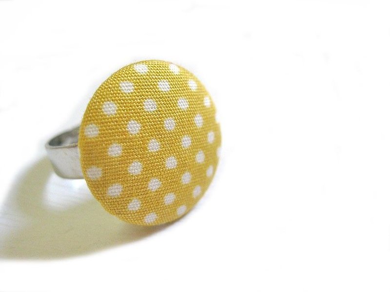 Hand-made cloth buttons little mustard yellow ring - แหวนทั่วไป - วัสดุอื่นๆ 