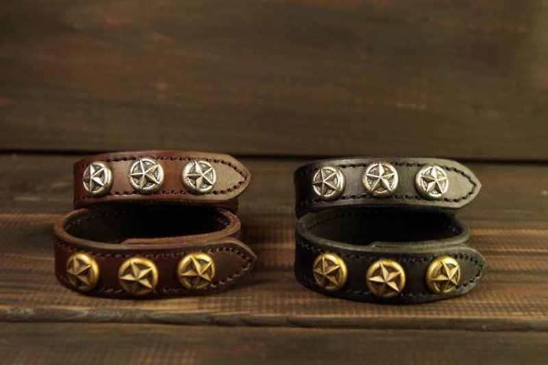 【METALIZE】Star buckle leather bracelet - สร้อยข้อมือ - หนังแท้ 