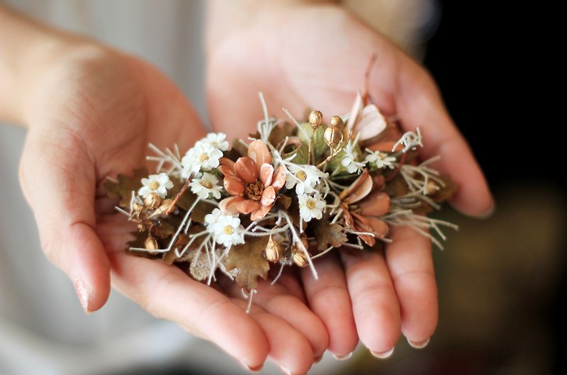 Hair accessories / hairpin [non-withered and dried flowers] French white plum - อื่นๆ - พืช/ดอกไม้ สีนำ้ตาล