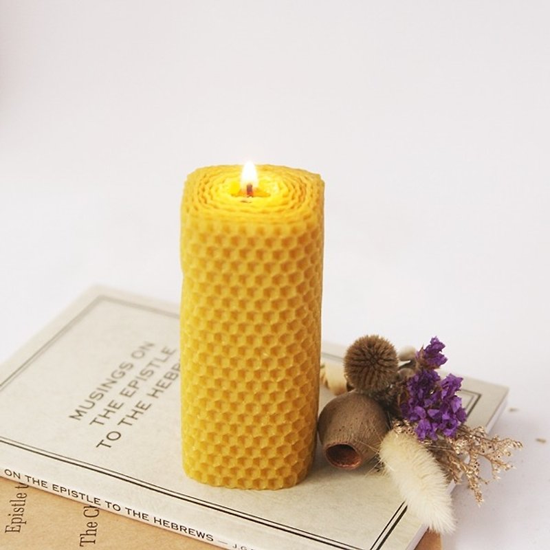 4th floor apartment | Felt beeswax candle [Chinese volume] - เทียน/เชิงเทียน - พืช/ดอกไม้ สีส้ม