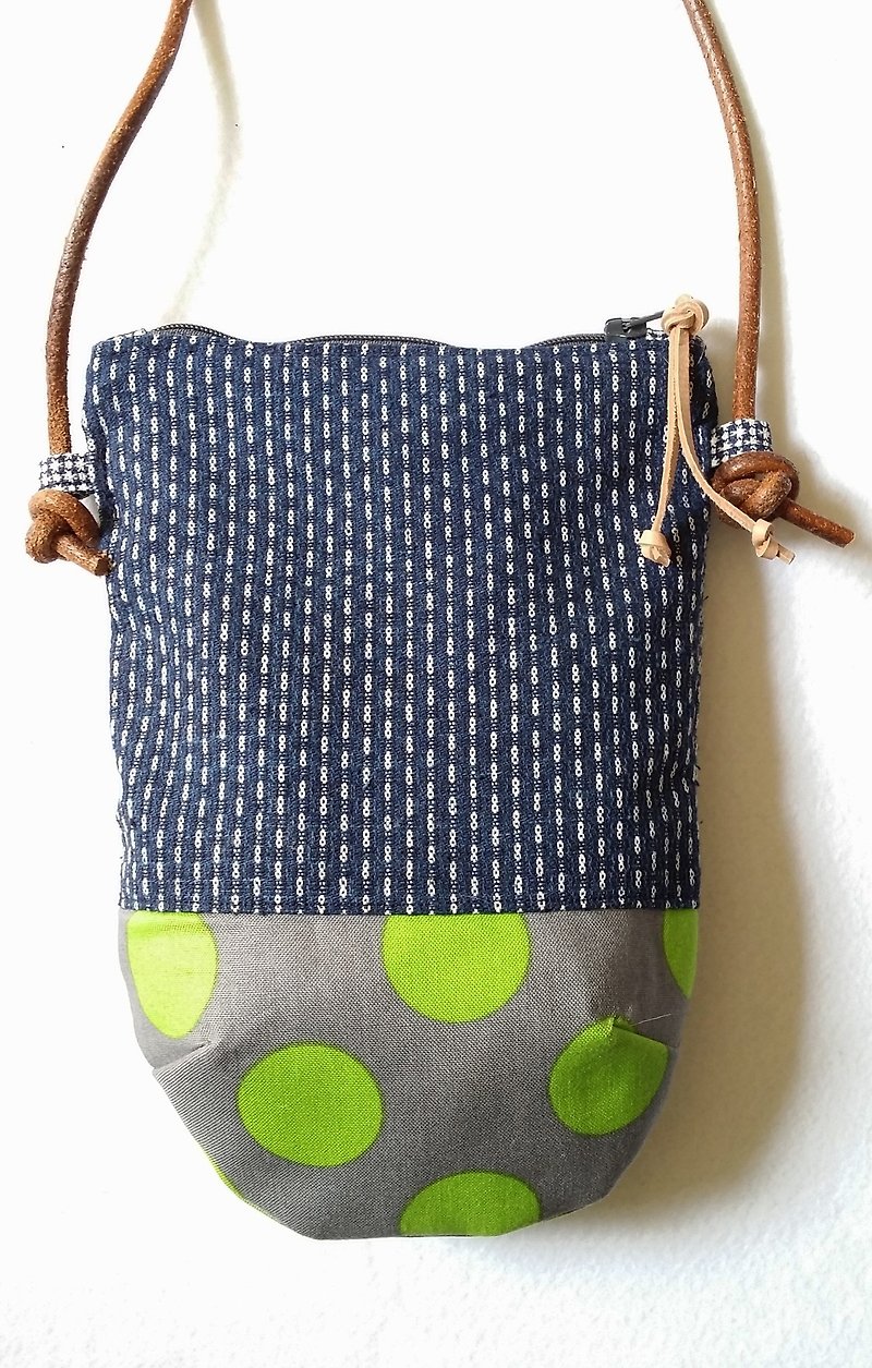 Homespun Fabric Phone Bag - กระเป๋าแมสเซนเจอร์ - ผ้าฝ้าย/ผ้าลินิน 