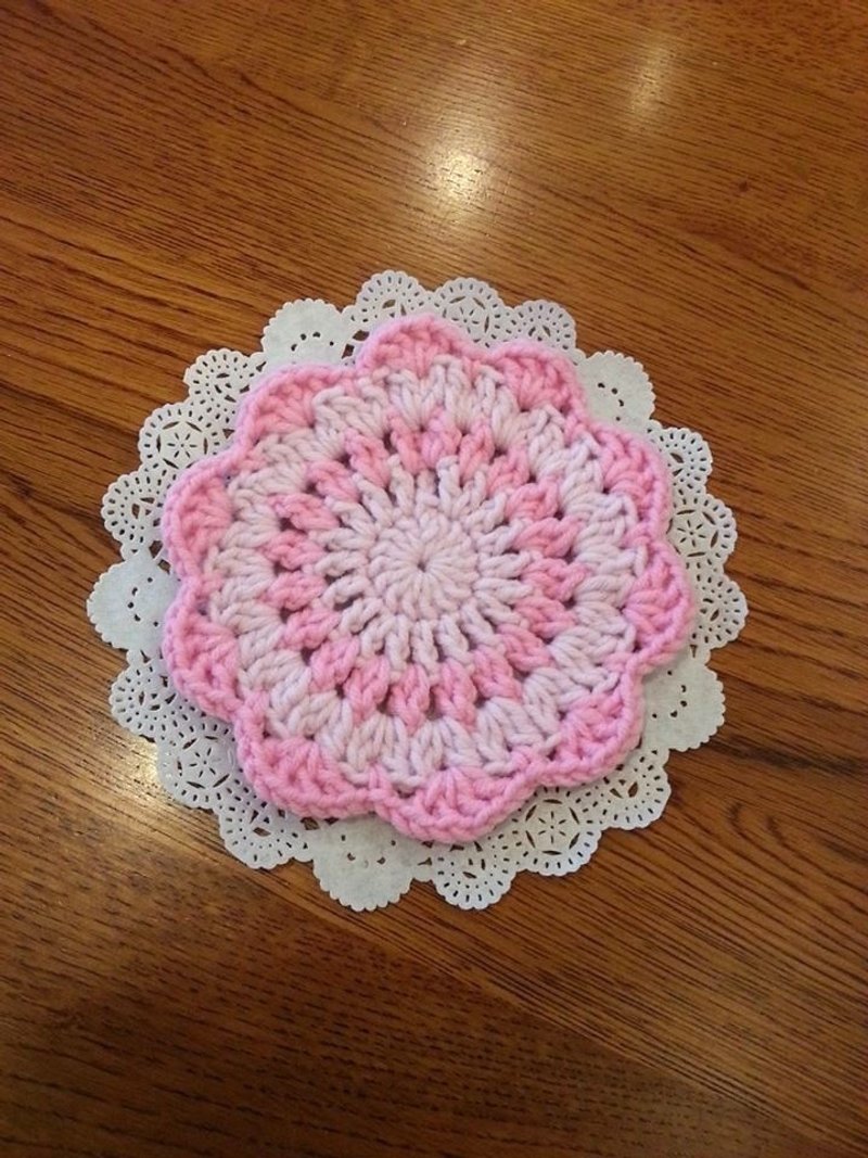 【Knitting】花型杯墊-櫻花粉與淺粉紅的圓舞曲 - 杯墊 - 其他材質 粉紅色