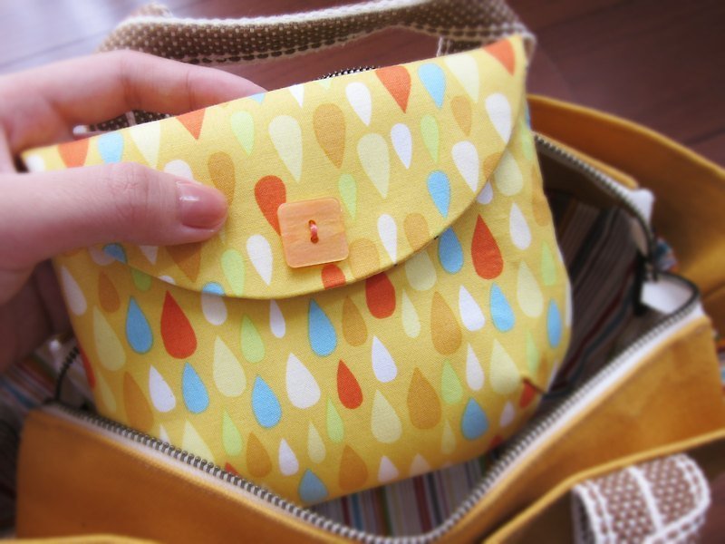 Girl Clutch (Colorful Sun Rain) - กระเป๋าคลัทช์ - วัสดุอื่นๆ สีเหลือง