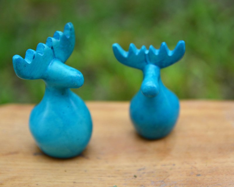 Soap stone animal paperweight blue _ _ _ small elk fair trade - ของวางตกแต่ง - วัสดุอื่นๆ สีน้ำเงิน