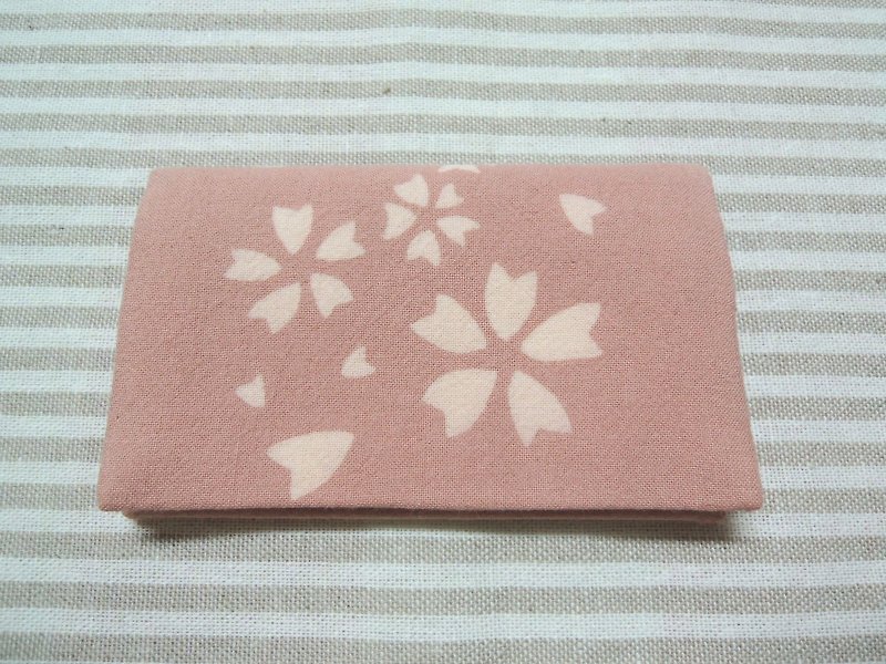 [Mumu dyeing] madder root pink cherry blossom petal business card holder, card holder - ที่ตั้งบัตร - ผ้าฝ้าย/ผ้าลินิน สึชมพู