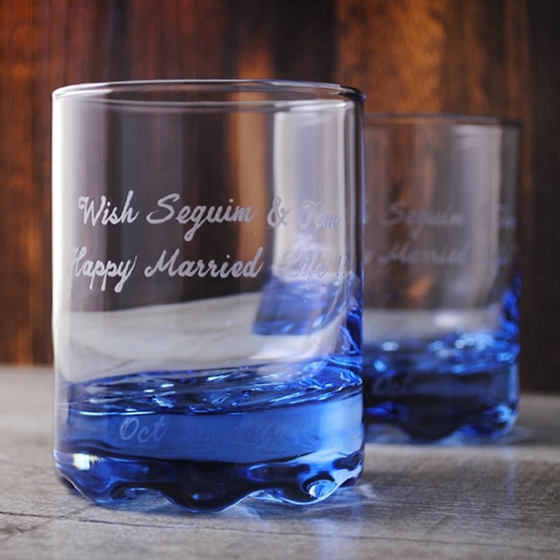 220cc(一對價)【可刻字的威士忌杯】愛情語錄(30字以上) 深海藍  義大利 Bormioli Rococo手繪刻字威士忌杯 刻字酒杯 客製化 - 咖啡杯 - 玻璃 藍色