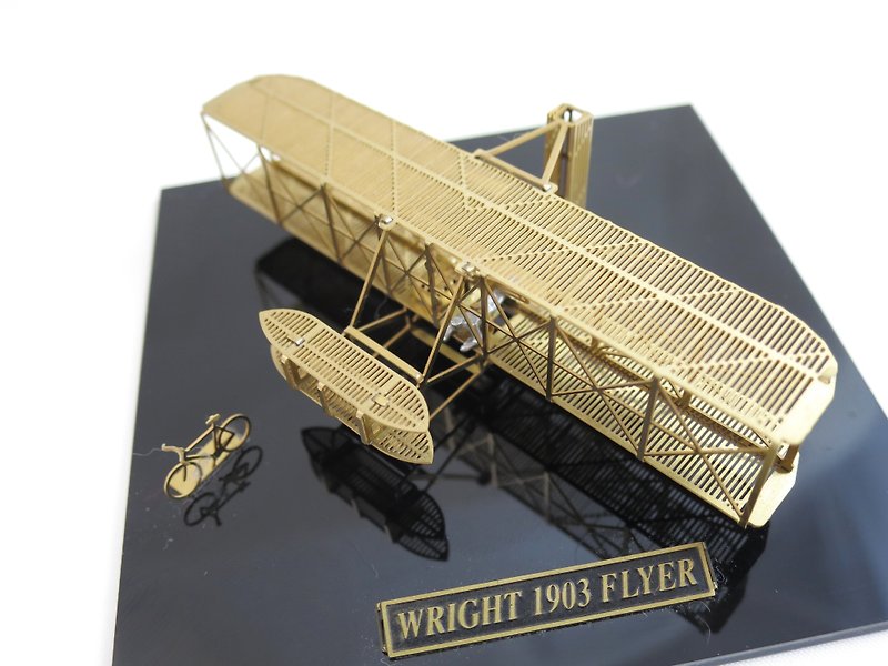 [SUSS] Japan Aerobase metal etching model aircraft assembled human flight by the Wright brothers -Wright 1903 Flyer 1 brass (1/160) - Members 2,163,721 purchase limit - อื่นๆ - โลหะ สีทอง