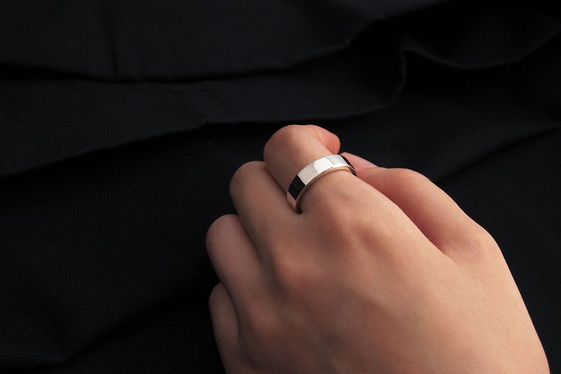 Customized ring - handmade thick plate plain ring 5mm sterling silver ring - แหวนทั่วไป - เงินแท้ สีดำ