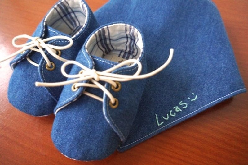 [Miya ko.] Handmade cloth grocery handsome cowboy plaid / triangle scarf / baby shoes / toddler shoes / canvas shoes full moon ceremony births customized gift boxes - ของขวัญวันครบรอบ - วัสดุอื่นๆ 