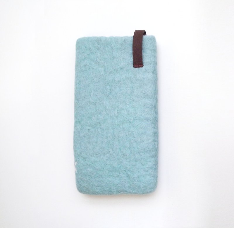 I Handmade wool felt mobile phone case-A. Celadon I carefully selected wool. Handmade. shockproof - เคส/ซองมือถือ - ขนแกะ สีน้ำเงิน