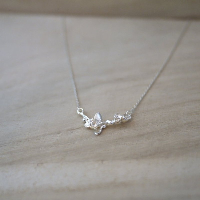 【Jin Xia Lin‧ Jewelry】 Rose Branch Bud 01 Sterling Silver Necklace - สร้อยคอ - โลหะ 