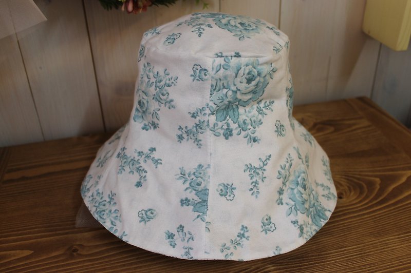 Oleta hand for groceries ╭ * [white light blue rose sided hat essential travel] - อื่นๆ - ผ้าฝ้าย/ผ้าลินิน ขาว