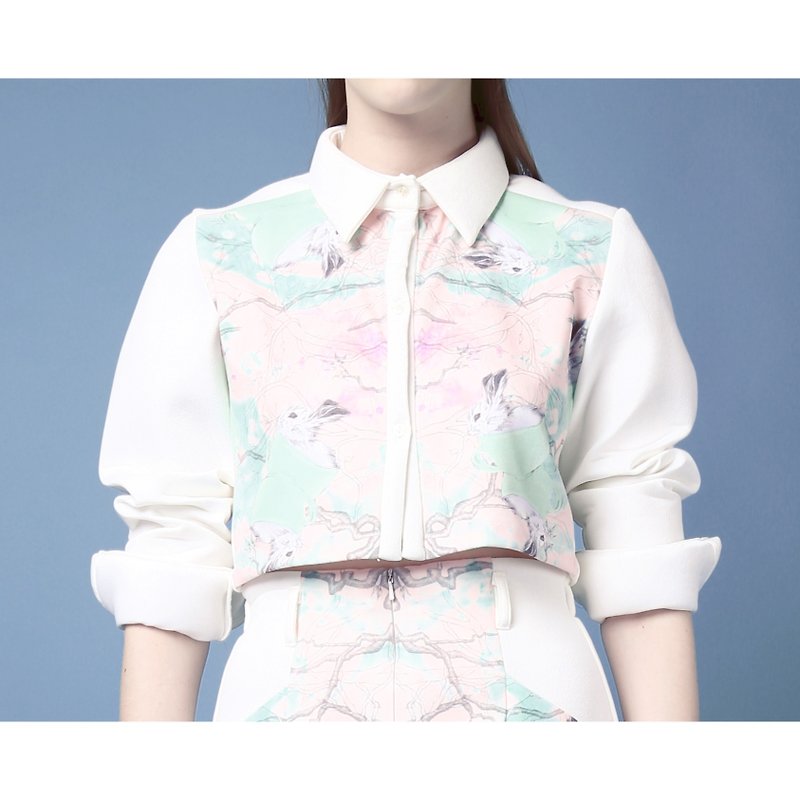 Hong Kong designer brands Blind by JW printing short shirt - White Rabbit (Rabbit) - Women's Tops - Other Materials Multicolor