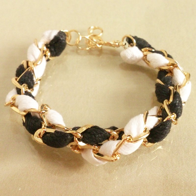 ～Fairy Tale～Double Circle Color Wax Rope Bracelet～Black Swan～Black+White - Bracelets - Other Metals Black