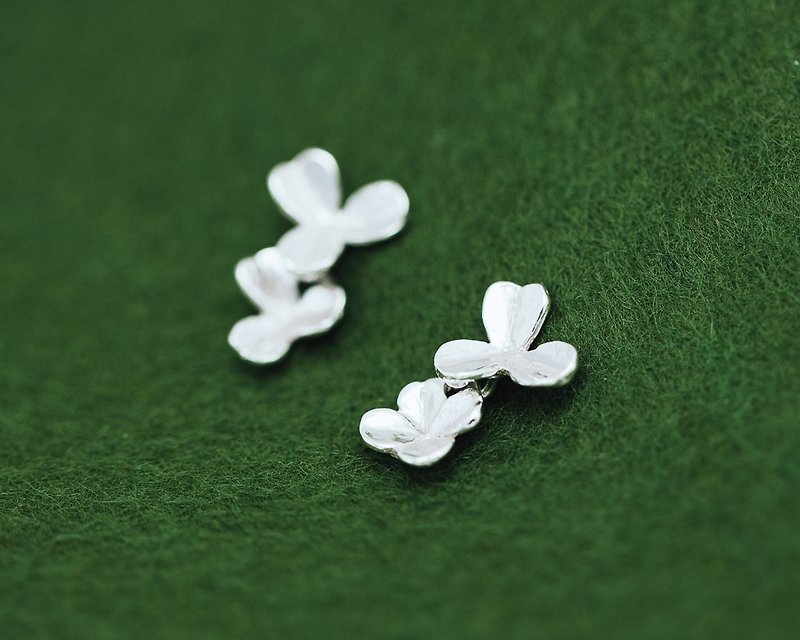 Clover pierce earrings - three leaf four leaf clovers - Japanese subtle design - Earrings & Clip-ons - Silver Silver