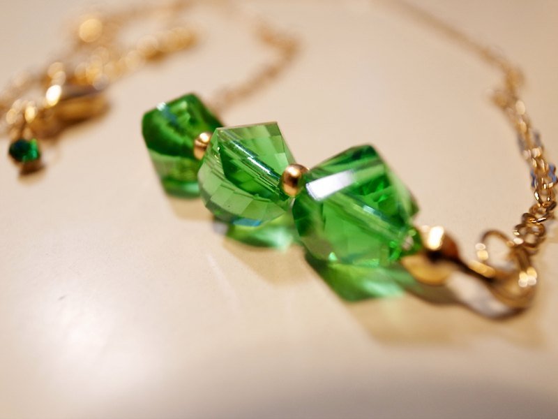 草地綠艾拉托水晶項鍊 - 項鍊 - 其他材質 綠色