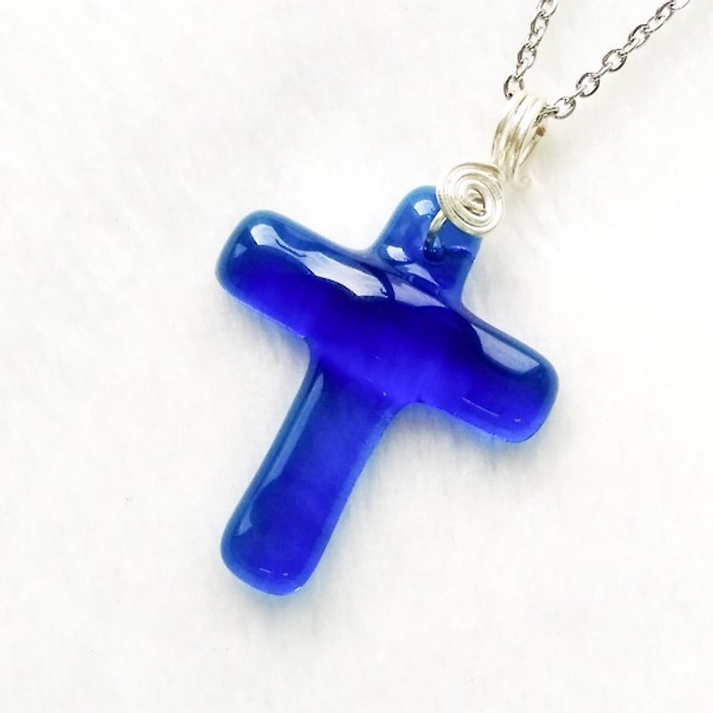 Colored glass cross necklace - sea blue - Necklaces - Glass Blue