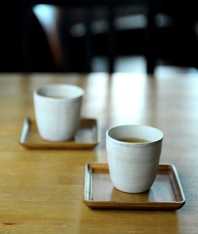 ≡≡日本の古典的な小さな木製の皿 - コースター - 木製 ブラウン