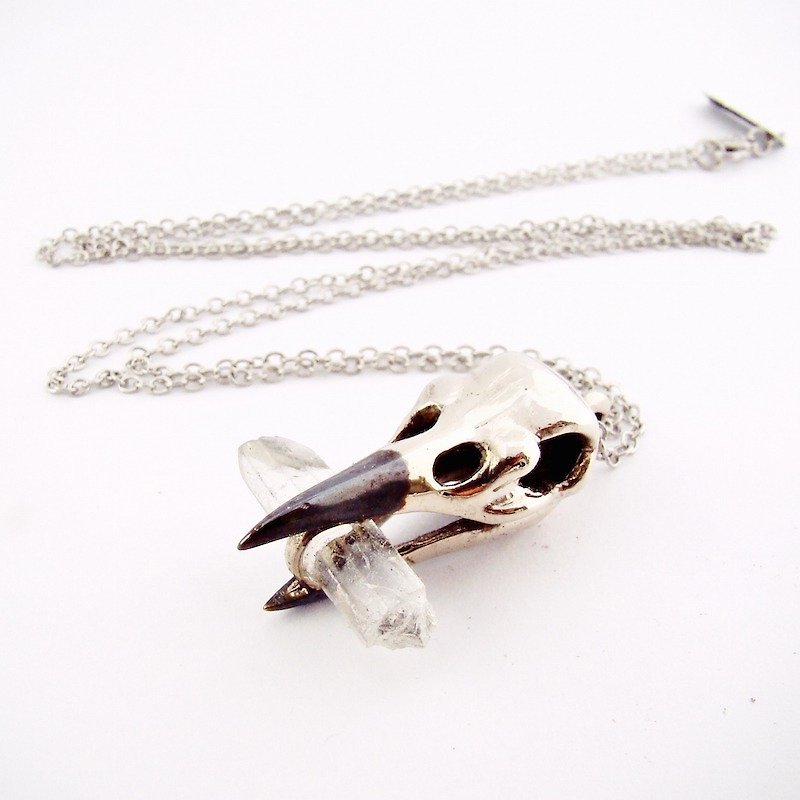 White bronze crow skull with clear quartz stone and oxidized antique color - Necklaces - Other Metals 
