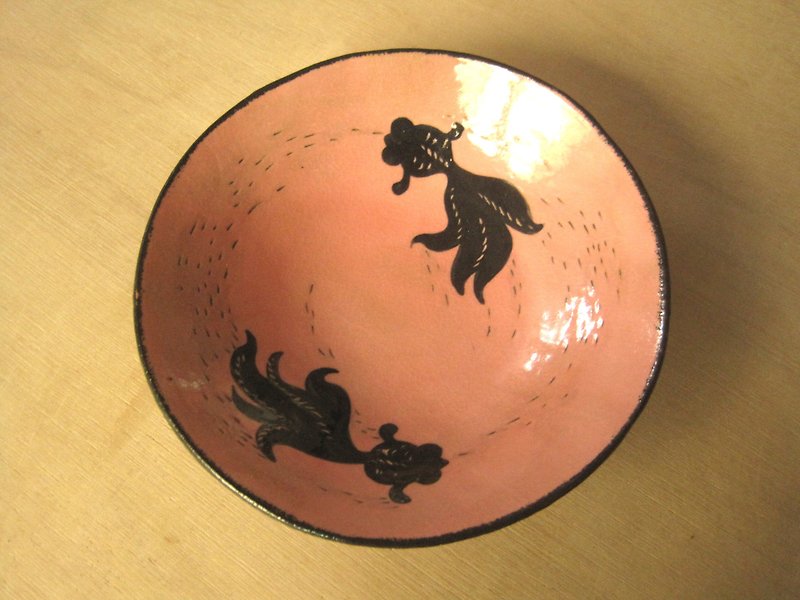 DoDo Handmade Whispers. Animal Silhouette Series-Goldfish Deep Disc (Pink Orange) - Pottery & Ceramics - Other Materials Orange