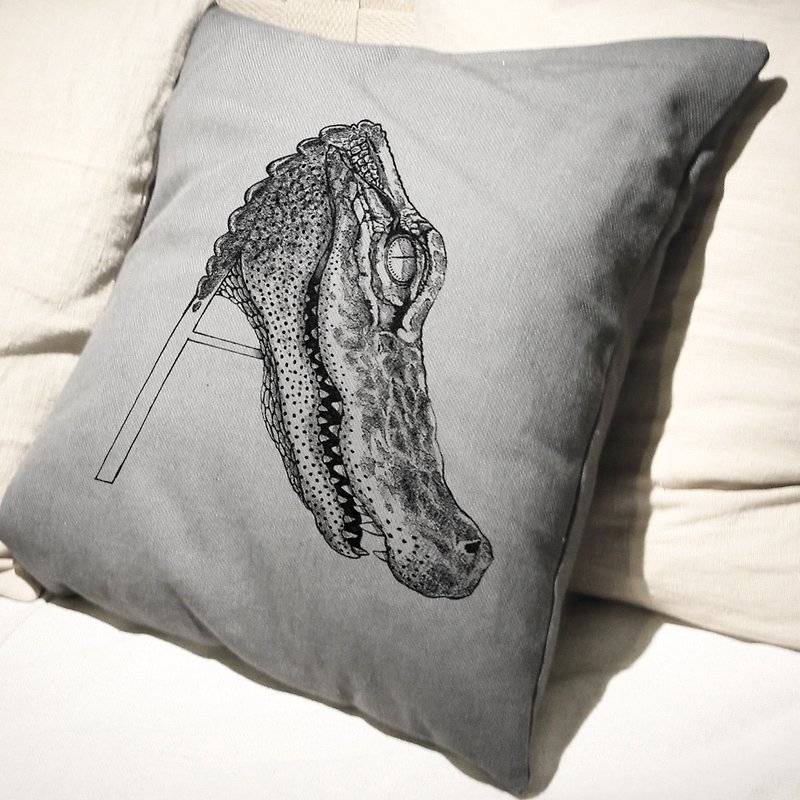 Alligator crocodile hand-painted letters pillow - หมอน - ผ้าฝ้าย/ผ้าลินิน หลากหลายสี