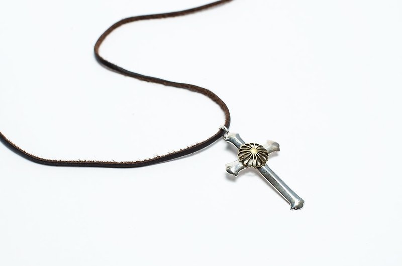 Kiku Jūmonji 菊十文字 十字架 925銀手作墜飾 - 項鍊 - 其他金屬 灰色