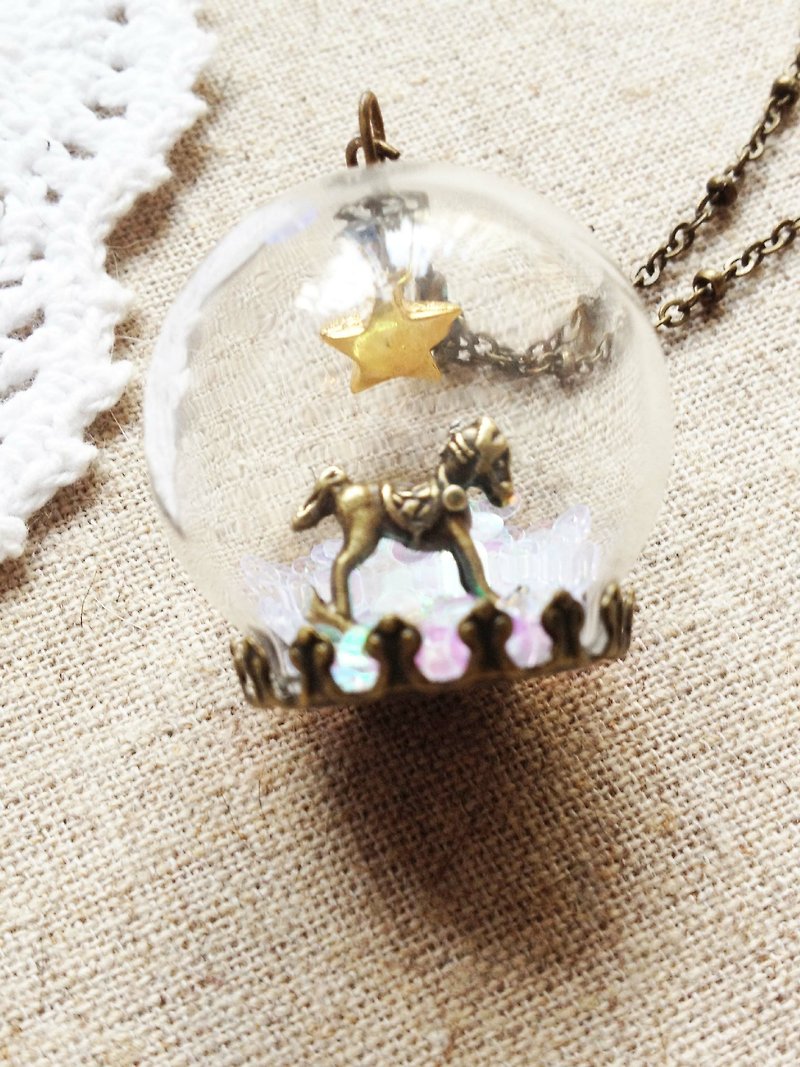 [Imykaka] ♥ Dream Trojan Venus crystal ball necklace - Necklaces - Glass White