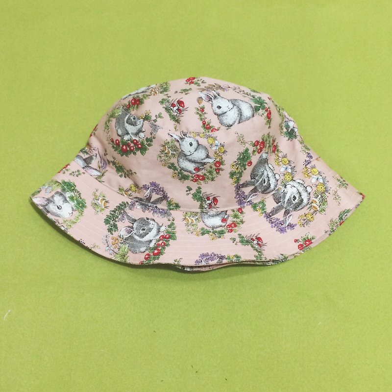 MaryWil百搭漁夫帽-粉紅草原兔 - 帽子 - 其他材質 白色