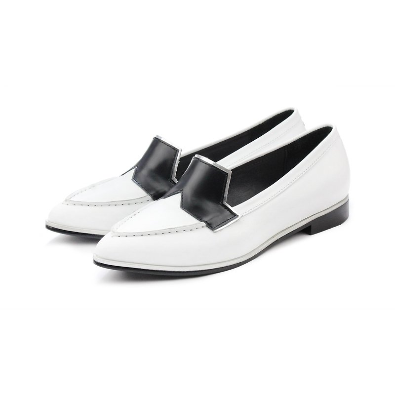 Leather loafers Je Suis Moi W1049 Whiteblack - รองเท้าอ็อกฟอร์ดผู้หญิง - หนังแท้ ขาว