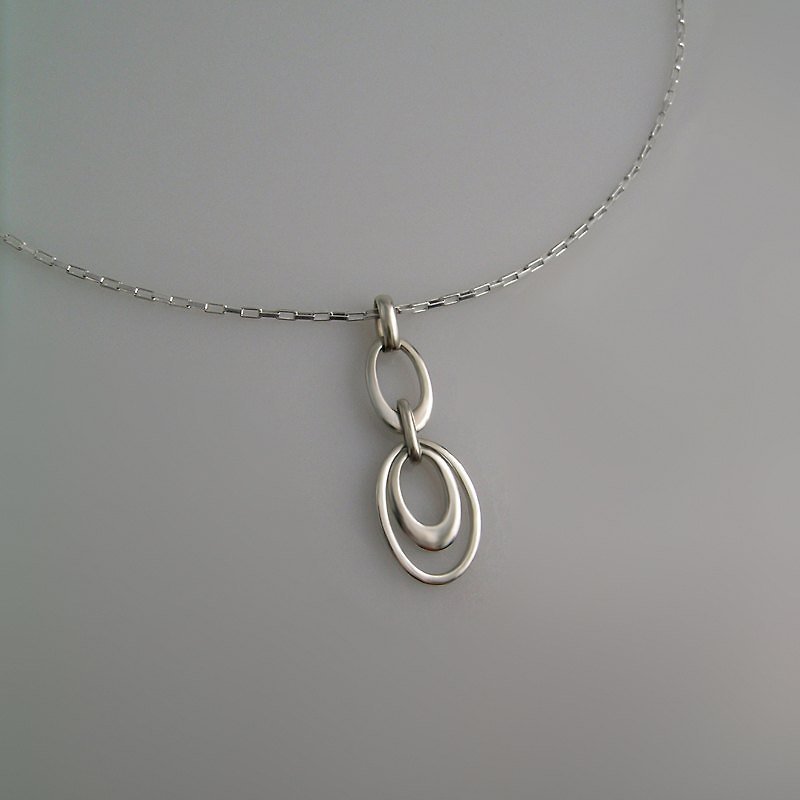 FUHSIYATUO geometric oval sterling silver pendant - สร้อยคอ - โลหะ ขาว